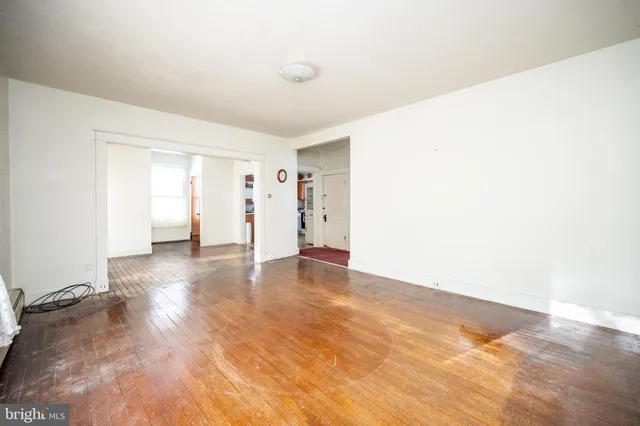 $185,000 | 729 East Oak Street, Oakland, MD 21550