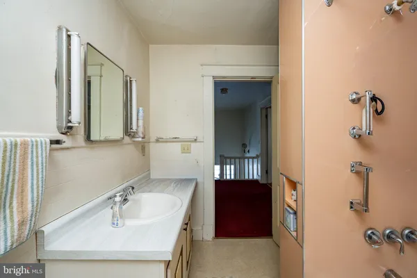 $185,000 | 729 East Oak Street, Oakland, MD 21550