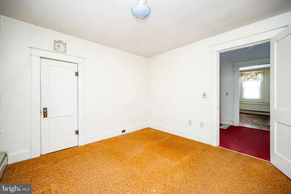 $185,000 | 729 East Oak Street, Oakland, MD 21550