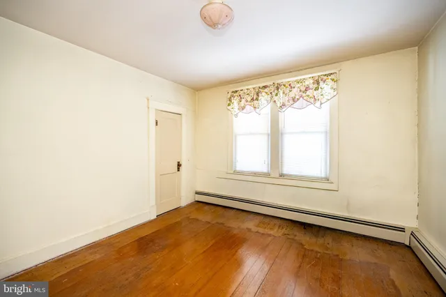 $185,000 | 729 East Oak Street, Oakland, MD 21550