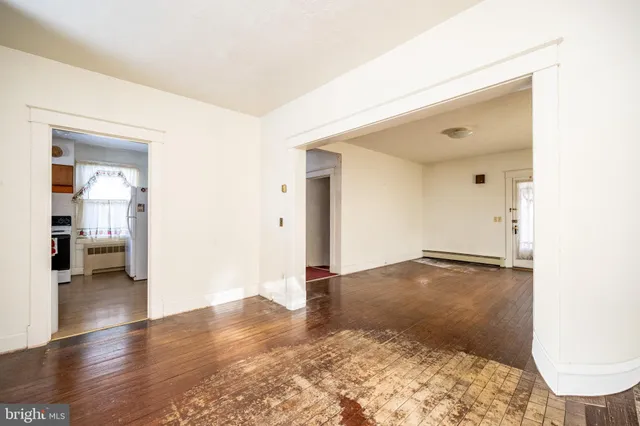 $185,000 | 729 East Oak Street, Oakland, MD 21550