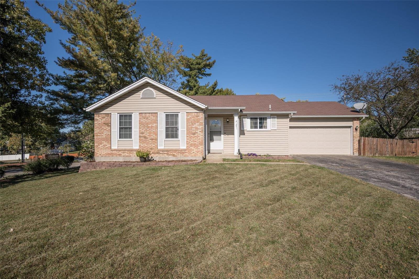 2 Whispering Ridge Court St. Peters, MO 63376 - Photo 1 of 23 Gallery Image 1
