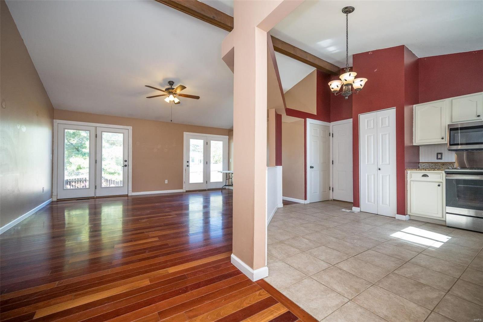 2 Whispering Ridge Court St. Peters, MO 63376 - Photo 3 of 23 Gallery Image 3