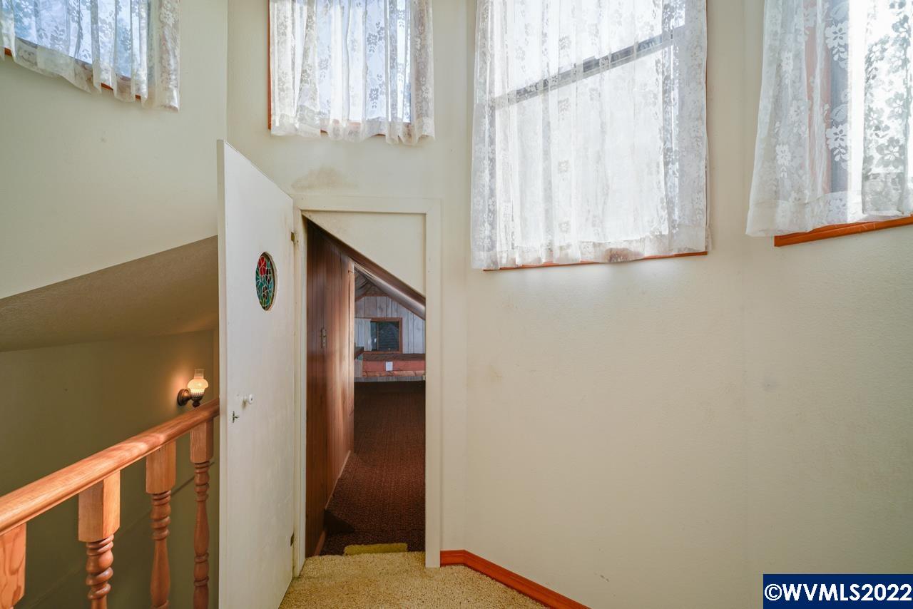 6515 Lardon Road Northeast Salem, OR 97305 - Photo 17 of 31