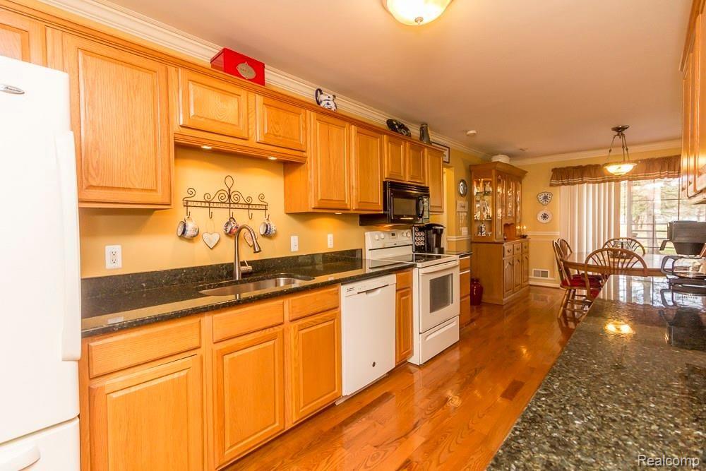 9491 Stark Road Livonia, MI 48150 - Photo 10 of 54 9491 Stark Road-Interior-62.jpg