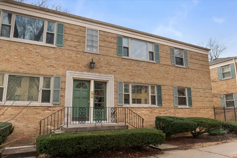$199,000 | 1035 Randolph Street, Unit 1W, Oak Park, IL 60302