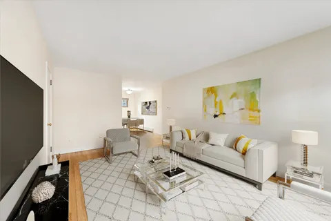 $199,000 | 1035 Randolph Street, Unit 1W, Oak Park, IL 60302