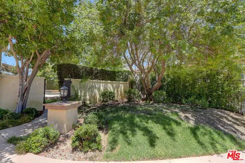 $1,749,999 | 23863 Erin Place, West Hills, CA 91304