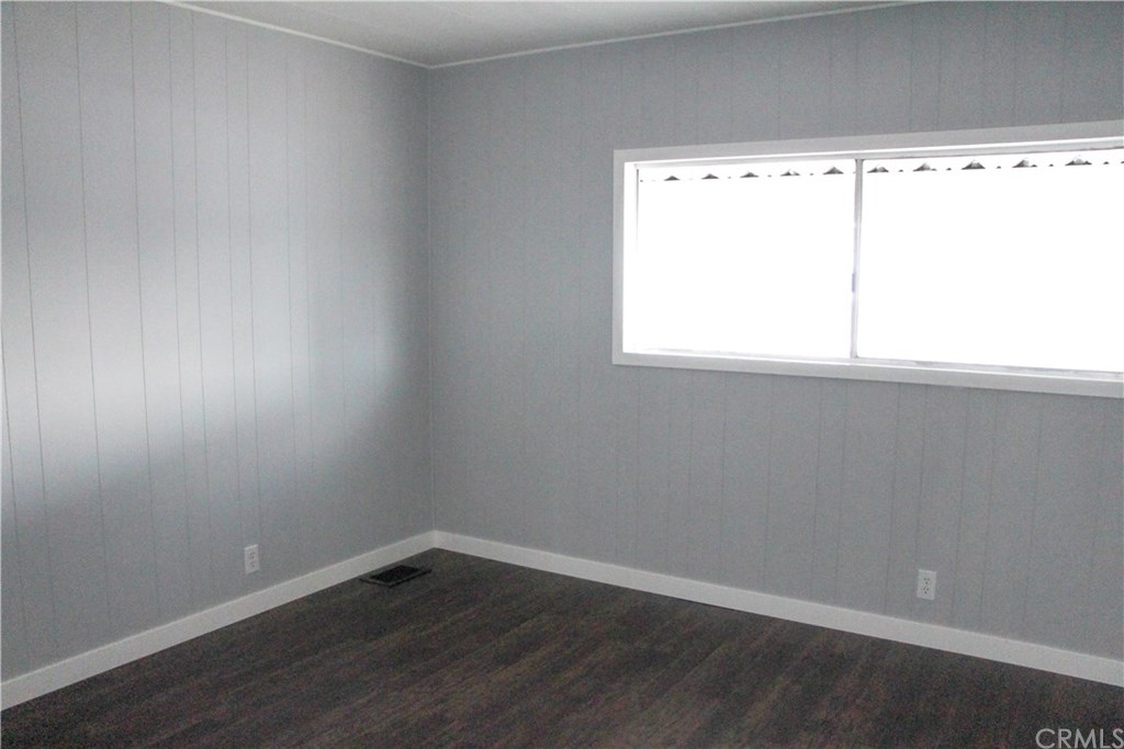 3500 Buchanan Street, Unit 6 Riverside, CA 92503 - Photo 19 of 28 an empty room with a window