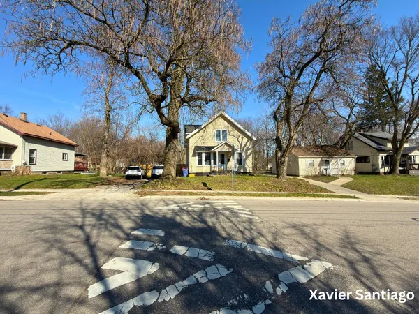 $264,999 | 1128 Emerald Avenue Northeast, Grand Rapids, MI 49503