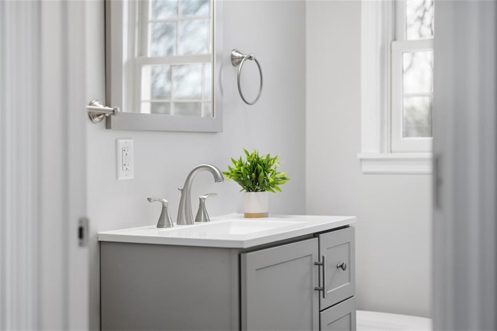 76 Valleyview Drive Ambridge, PA 15003 - Photo 17 of 44 1st Floor-FULL