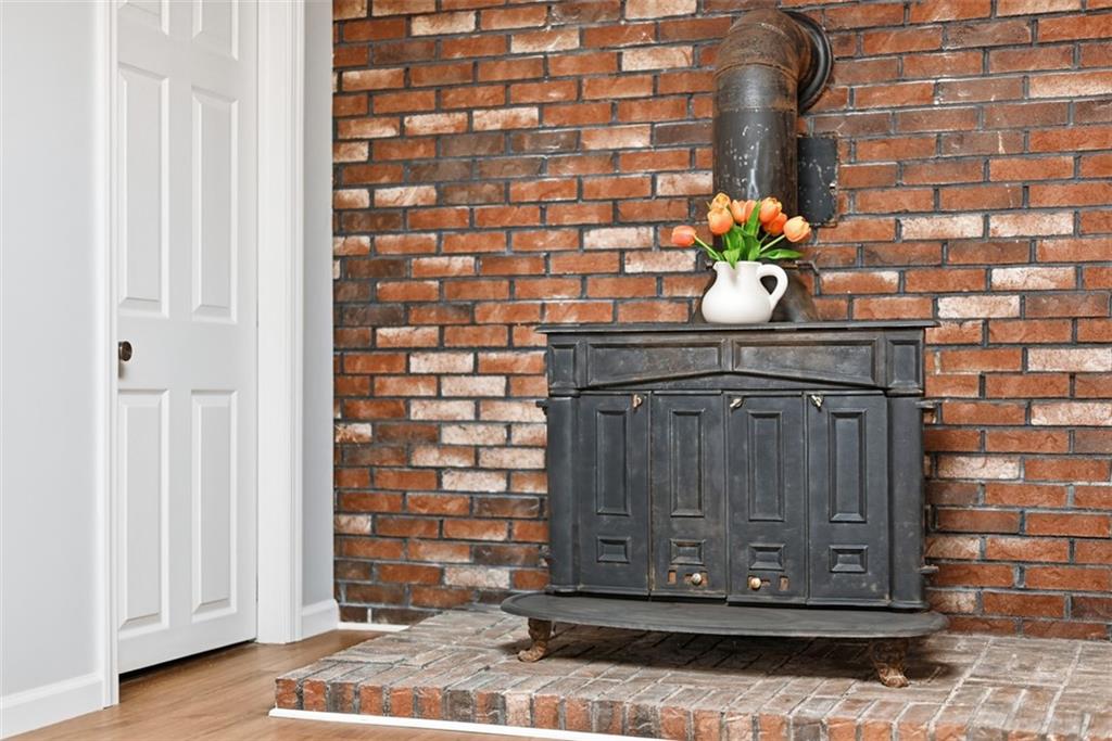 76 Valleyview Drive Ambridge, PA 15003 - Photo 30 of 44 Wood Stove