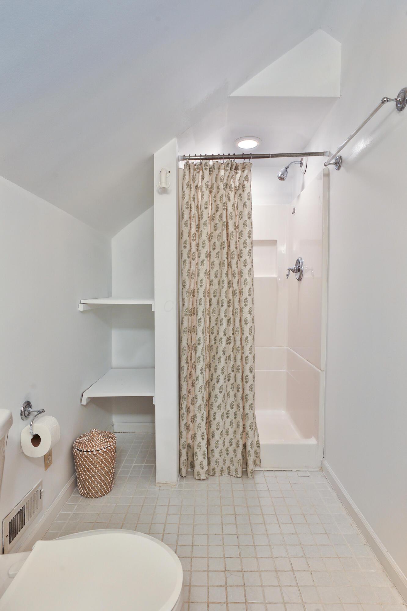 990 Vernon Road Columbus, OH 43209 - Photo 34 of 60 990-Vernon-34