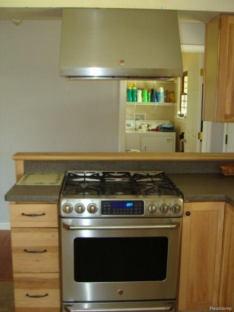 2625 Bullock Road Lapeer, MI 48446 - Photo 3 of 63 Stove & work area