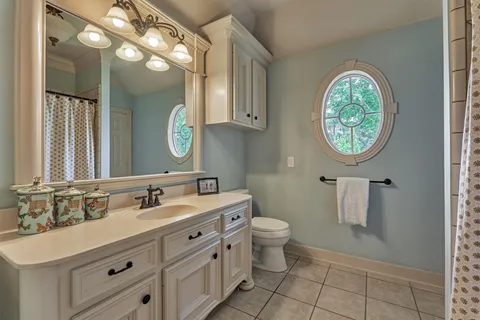$1,595,000 | 319 South Silvershire Circle, The Woodlands, TX 77381