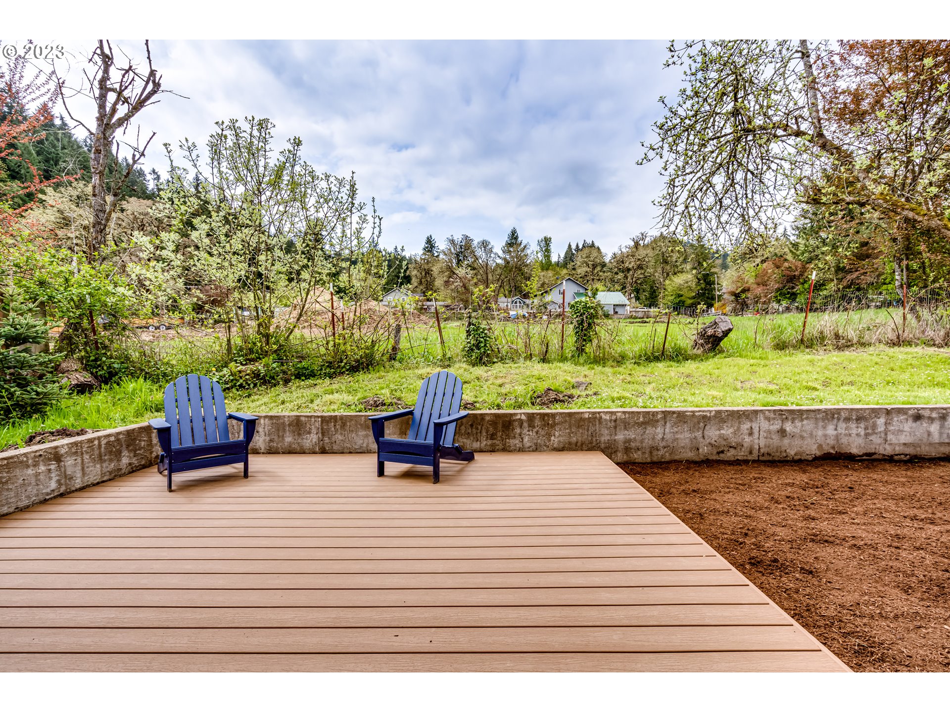 6973 Glacier Drive Springfield, OR 97478 - Photo 28 of 34 a view of outdoor space with seating