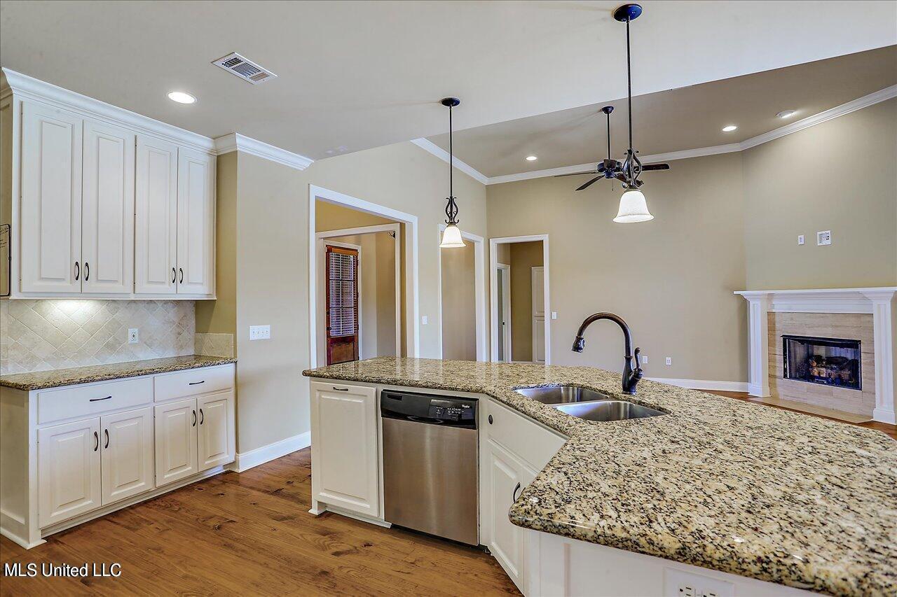 987 North Azalea Drive Madison, MS 39110 - Photo 7 of 26 20211028205000755372000000-o