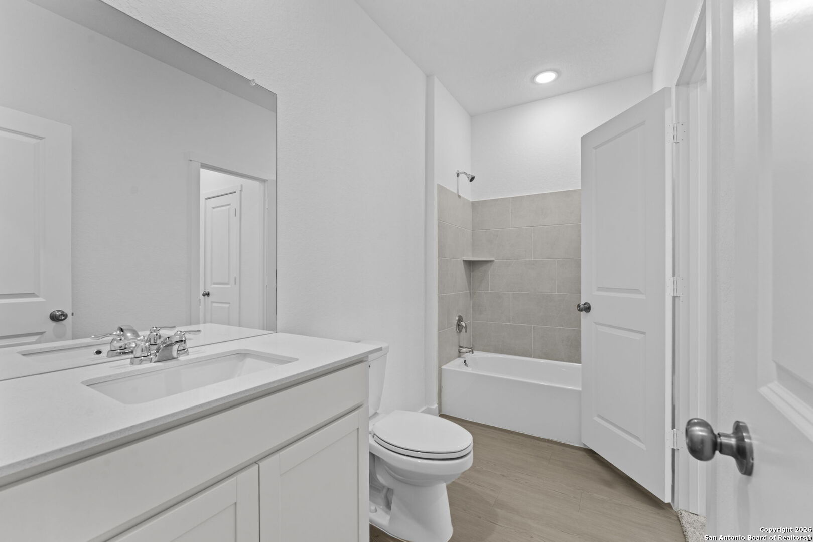 1867 Nuthatch Ridge New Braunfels, TX 78130 - Photo 4 of 33