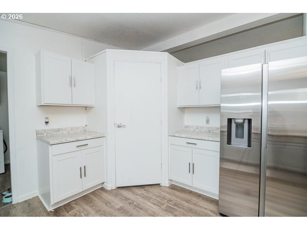 898 Lochaven Avenue Springfield, OR 97477 - Photo 14 of 45