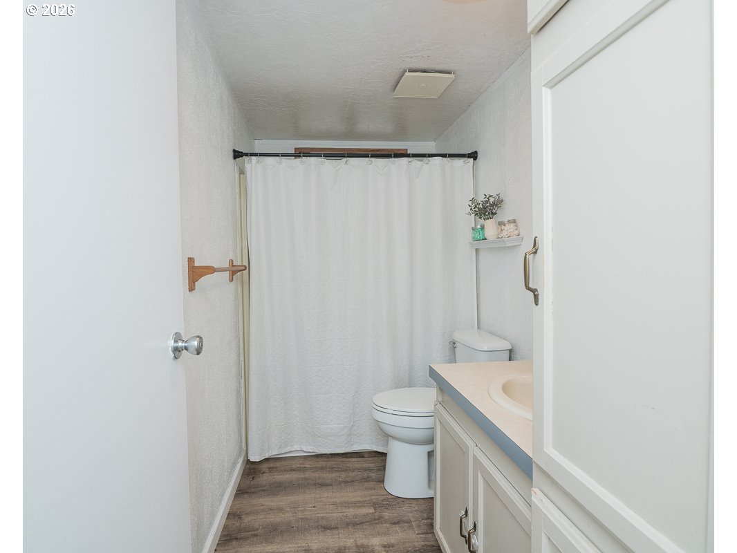 898 Lochaven Avenue Springfield, OR 97477 - Photo 18 of 45