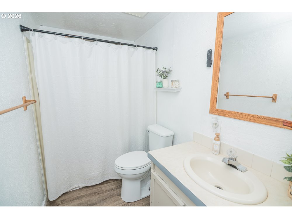 898 Lochaven Avenue Springfield, OR 97477 - Photo 19 of 45