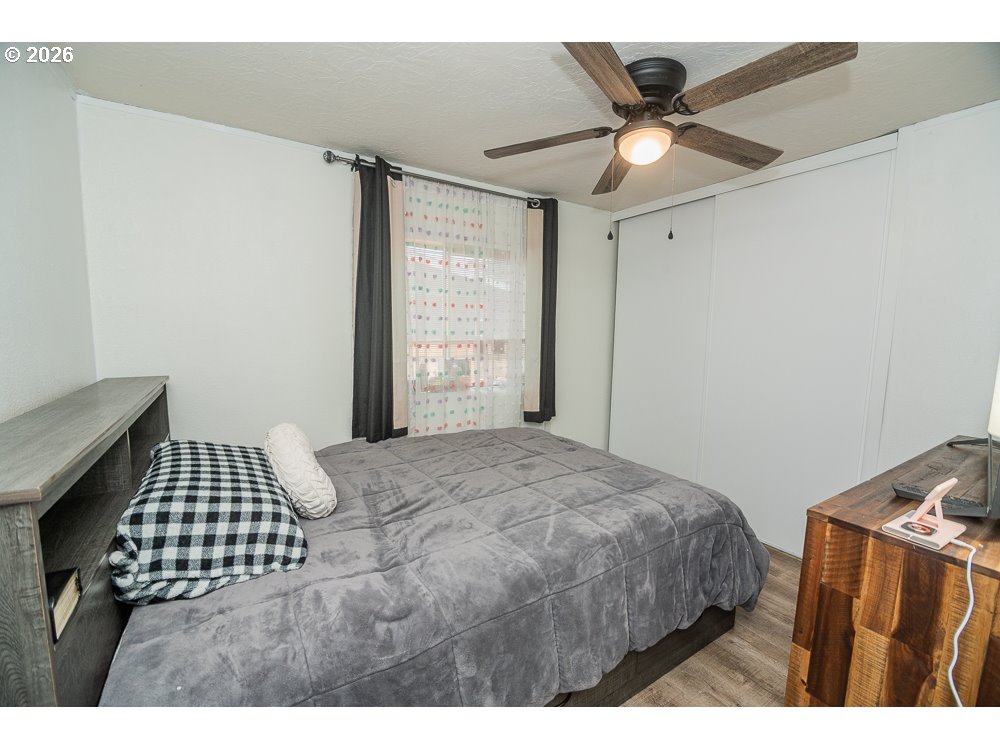 898 Lochaven Avenue Springfield, OR 97477 - Photo 20 of 45