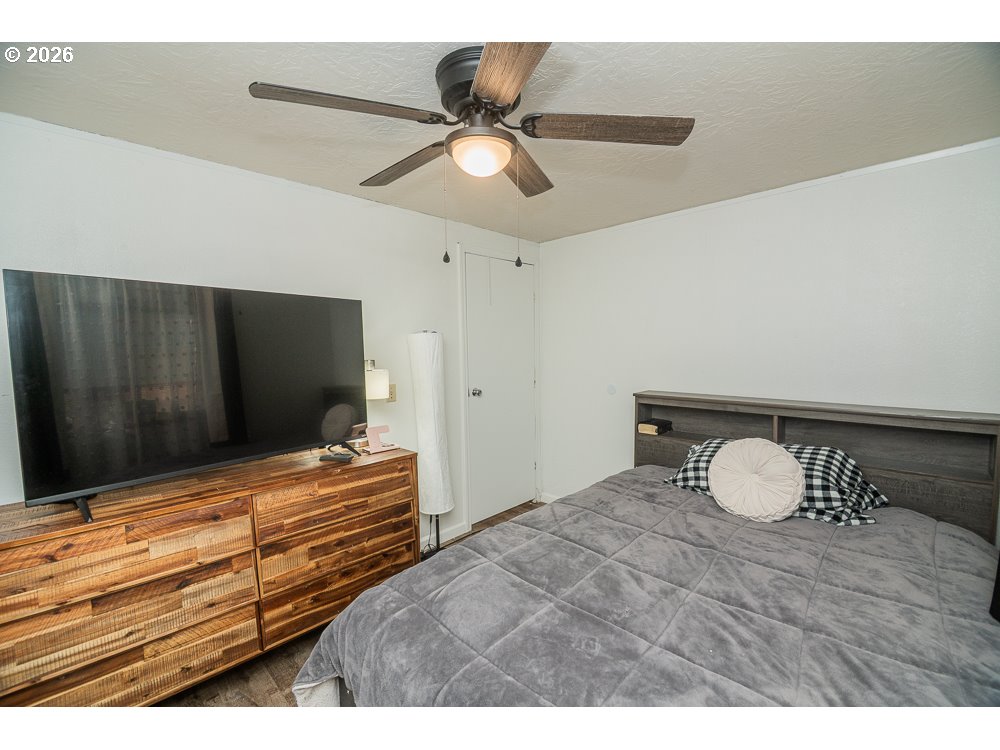 898 Lochaven Avenue Springfield, OR 97477 - Photo 21 of 45