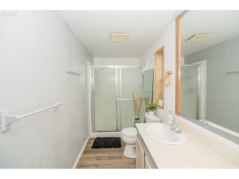 898 Lochaven Avenue Springfield, OR 97477 - Photo 25 of 45