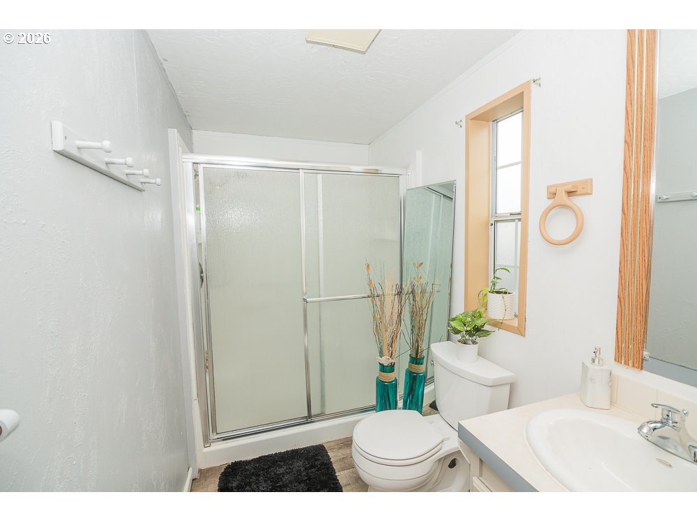 898 Lochaven Avenue Springfield, OR 97477 - Photo 26 of 45