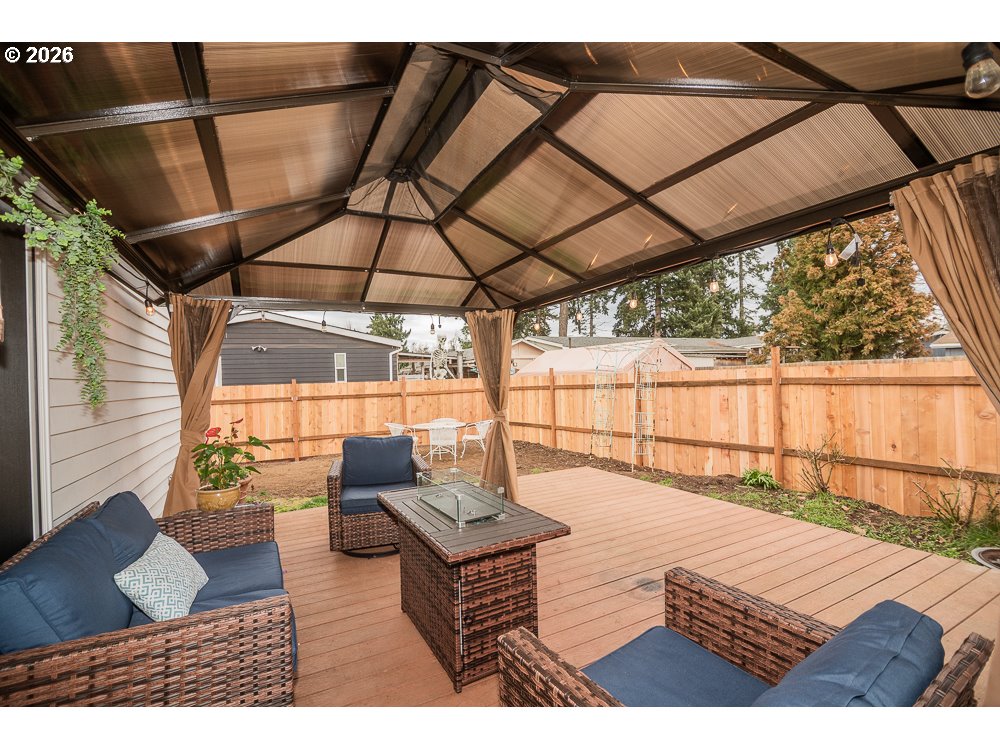 898 Lochaven Avenue Springfield, OR 97477 - Photo 35 of 45