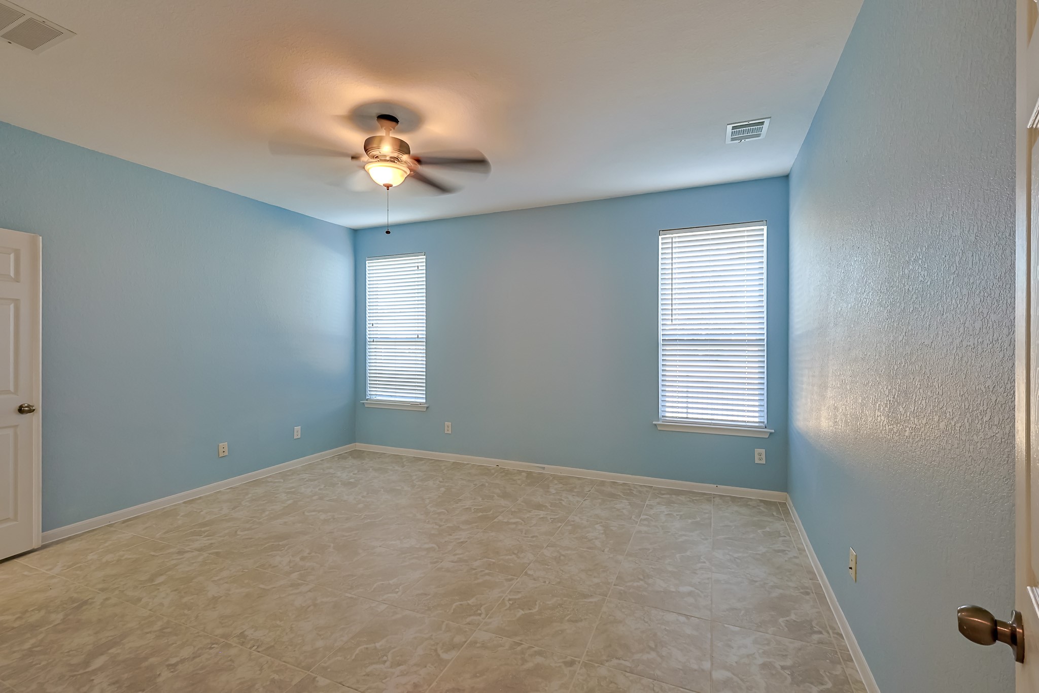 6014 Watford Bend Rosenberg, TX 77471 - Photo 10 of 36 a view of an empty room with a window