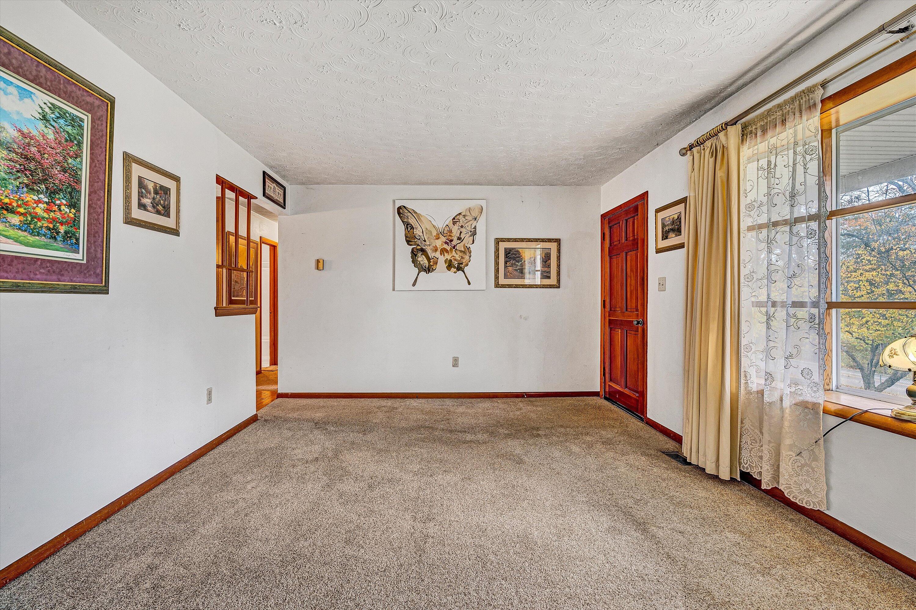 7796 Newport Road Catawba, VA 24070 - Photo 7 of 71 05-VM-05629