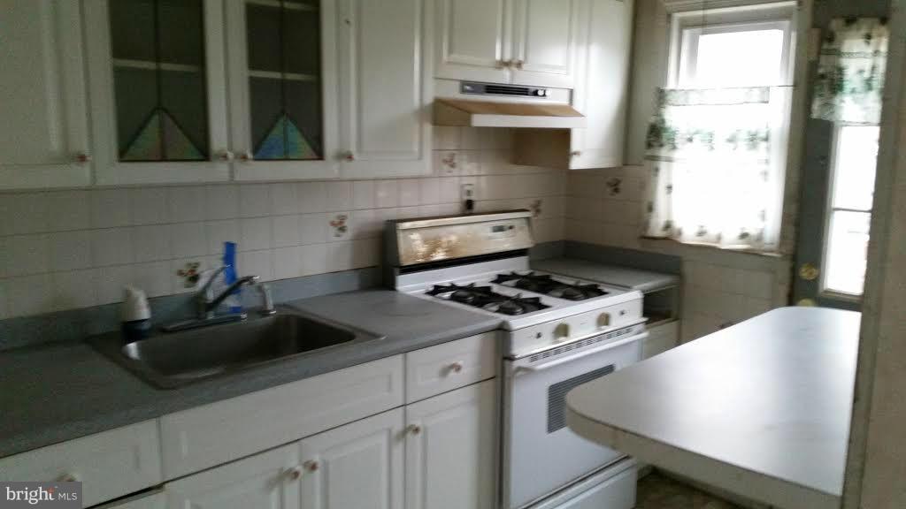 1927 Frames Road Baltimore, MD 21222 - Photo 4 of 9 Kitchen