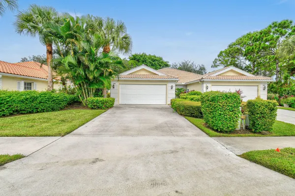 $425,000 | 7880 Southeast Peppercorn Court, Hobe Sound, FL 33455