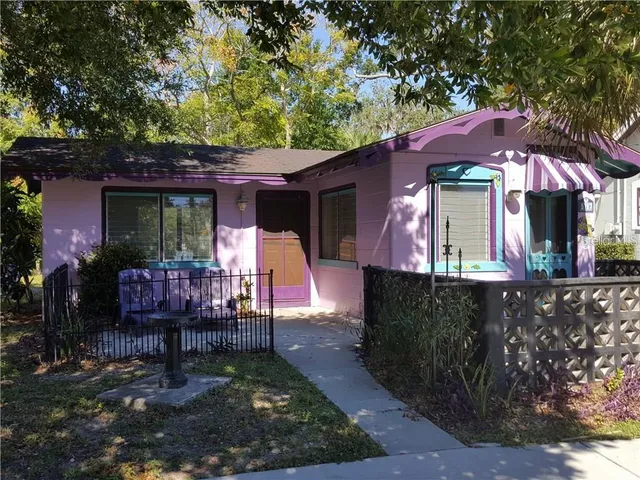 a front view of house with yard