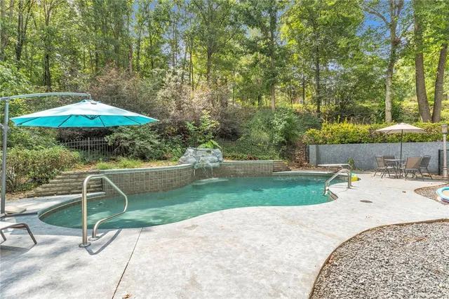 $679,000 | 207 Devonhurst Drive, Seneca, SC 29678