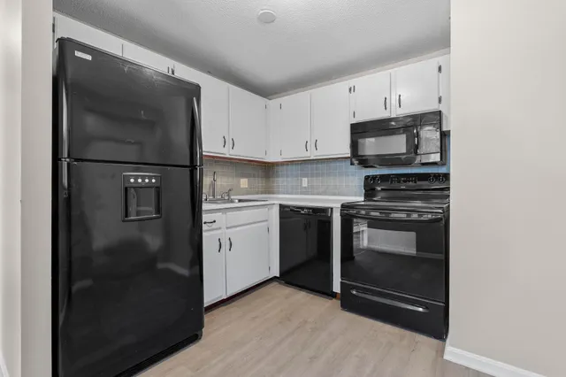 $200,000 | 80 R English Village Road, Unit 302, Manchester, NH 03102