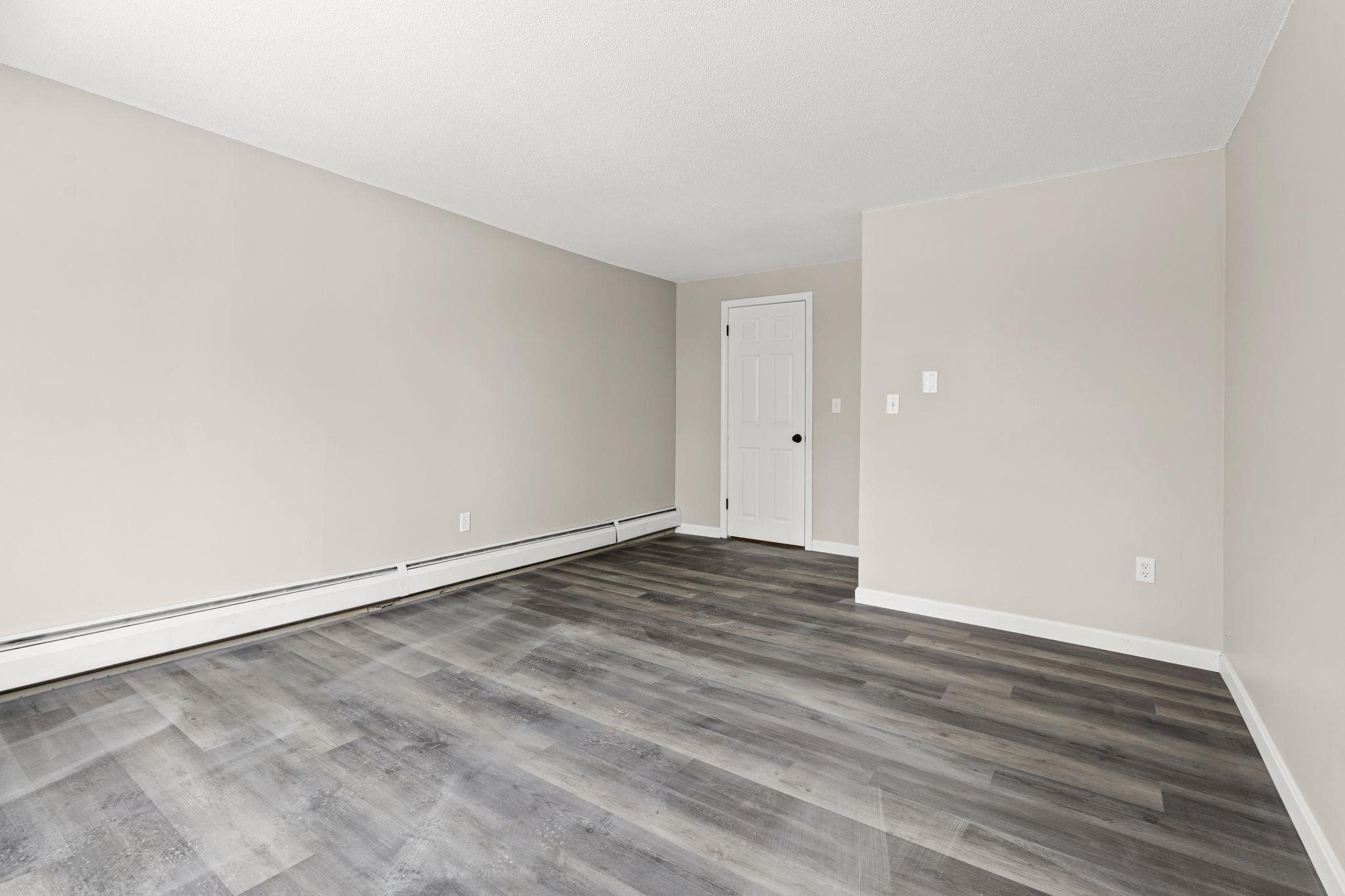 80 R English Village Road, Unit 302 Manchester, NH 03102 - Photo 24 of 32