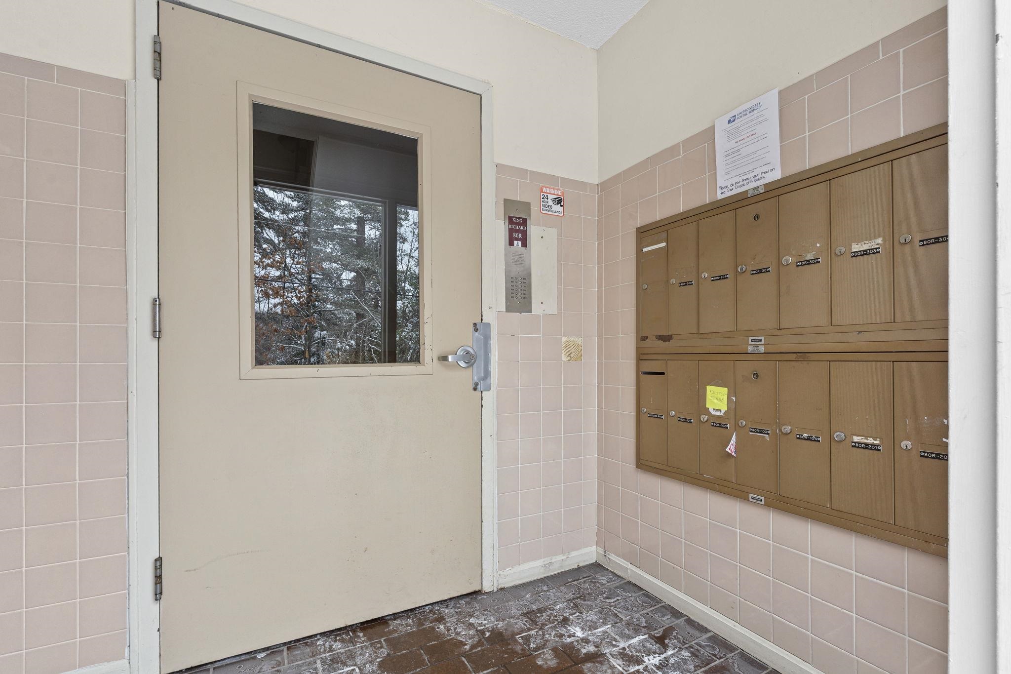 80 R English Village Road, Unit 302 Manchester, NH 03102 - Photo 25 of 32