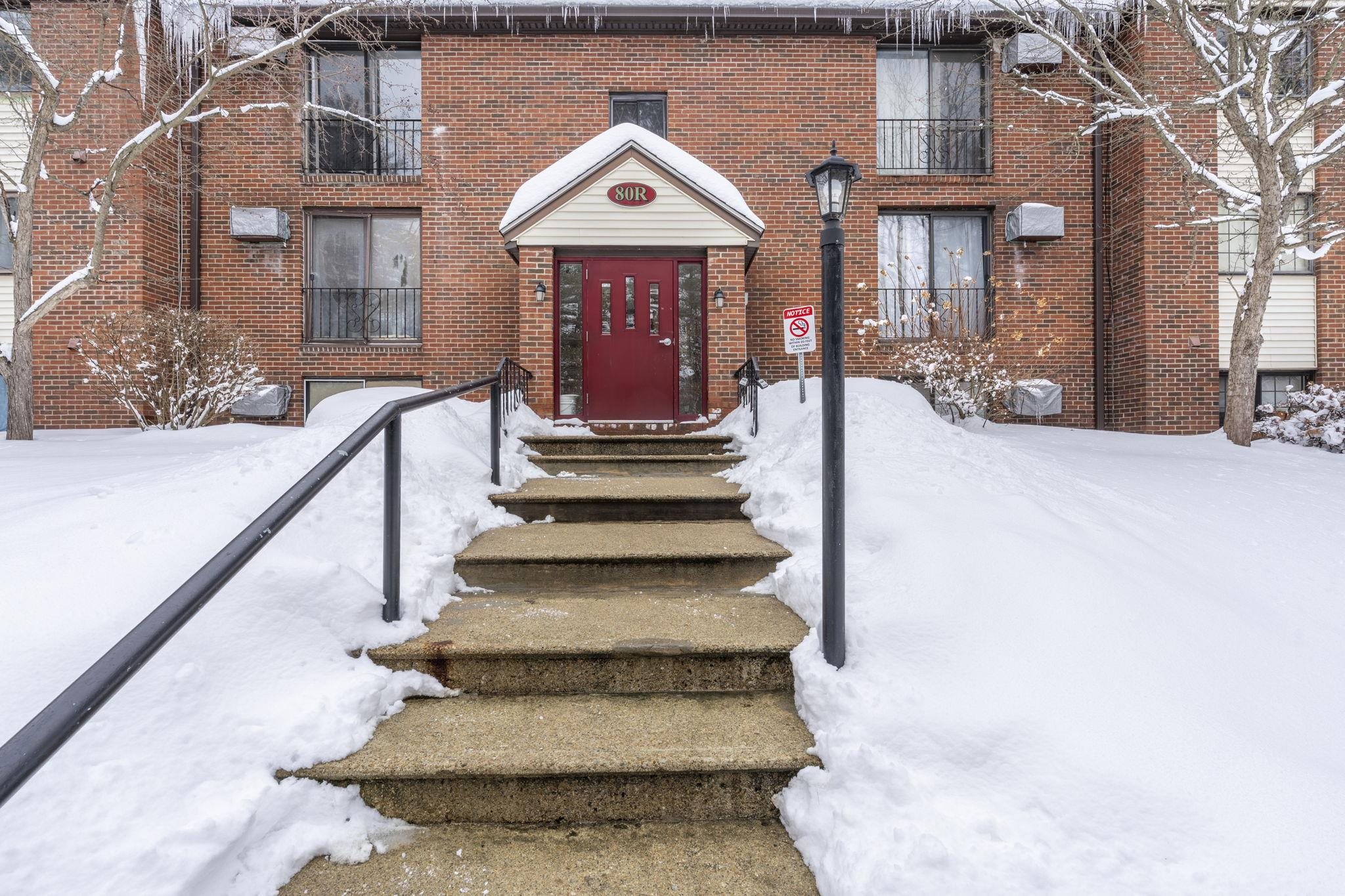 80 R English Village Road, Unit 302 Manchester, NH 03102 - Photo 26 of 32