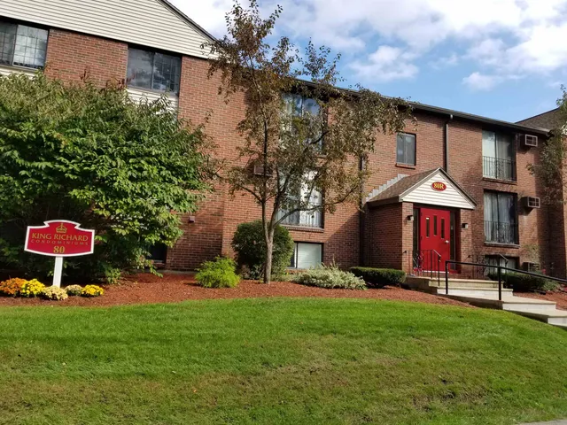 $200,000 | 80 R English Village Road, Unit 302, Manchester, NH 03102