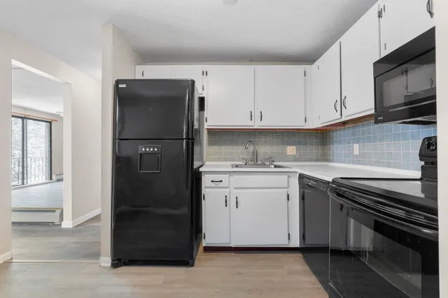 $200,000 | 80 R English Village Road, Unit 302, Manchester, NH 03102