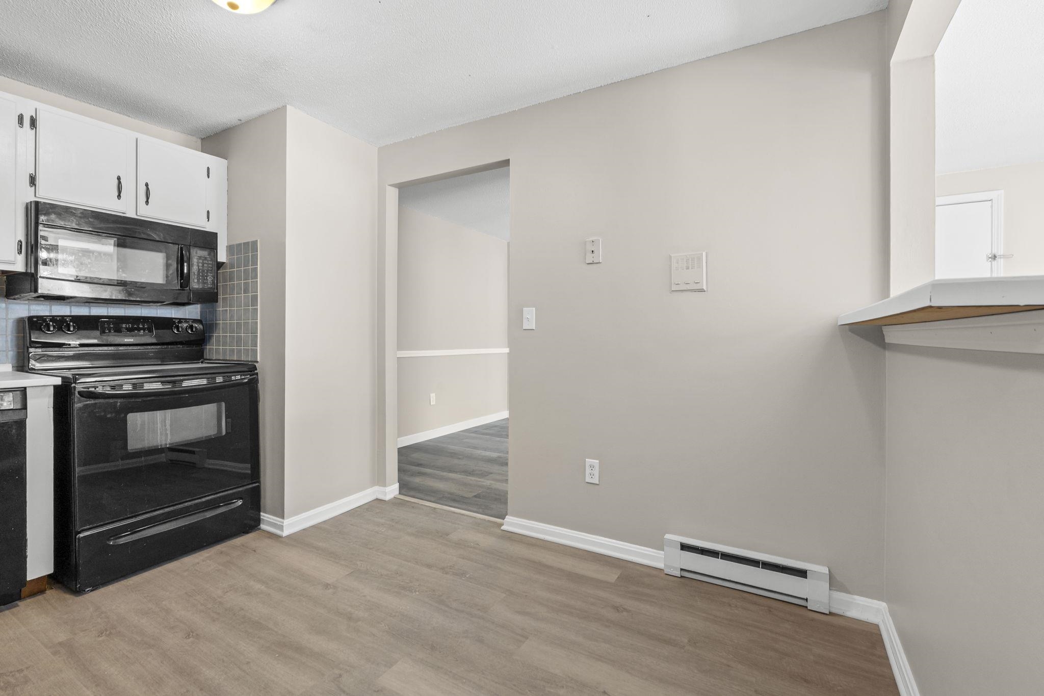 80 R English Village Road, Unit 302 Manchester, NH 03102 - Photo 6 of 32