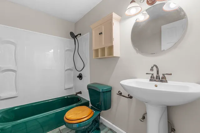 $200,000 | 80 R English Village Road, Unit 302, Manchester, NH 03102