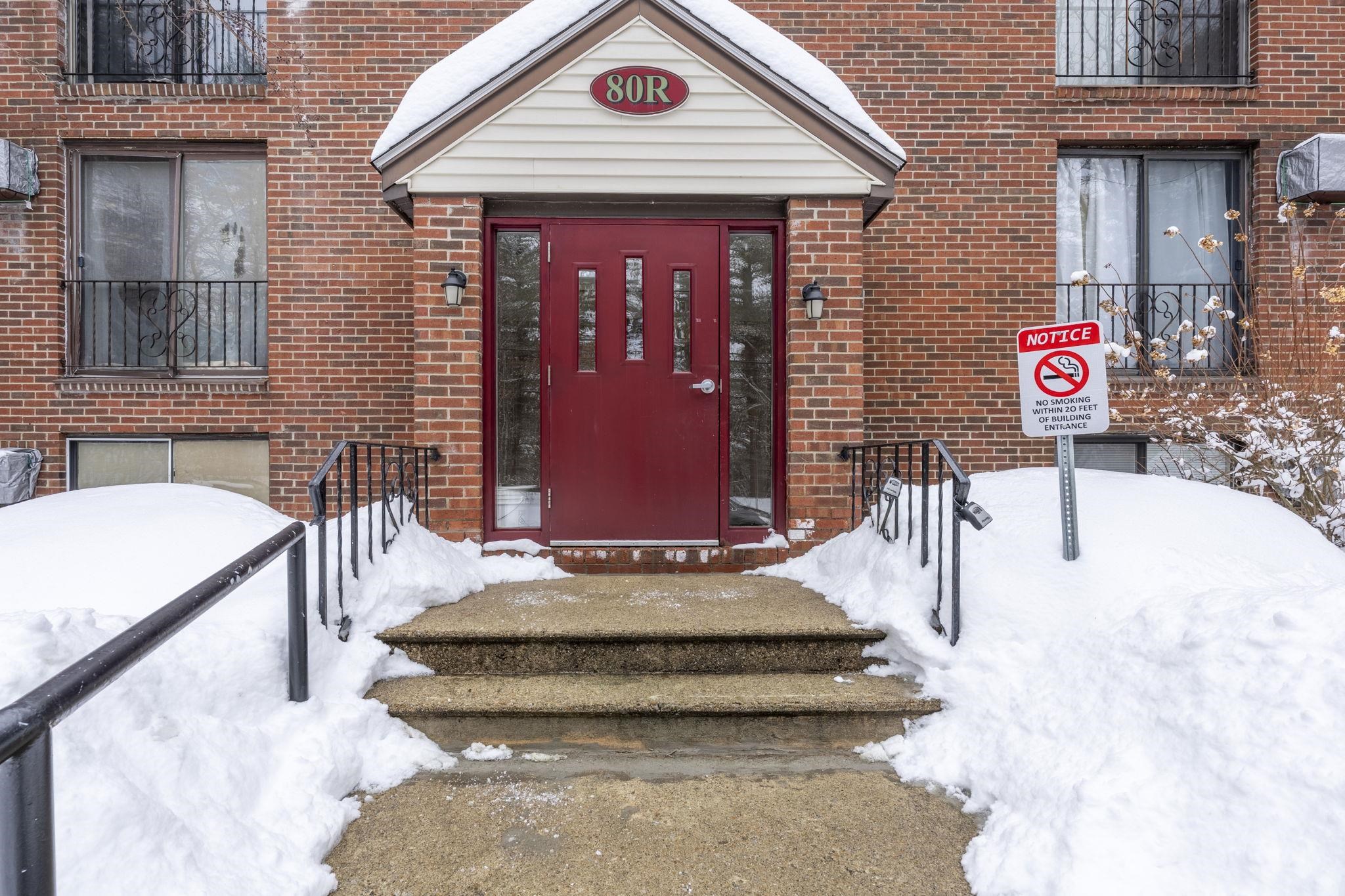 80 R English Village Road, Unit 302 Manchester, NH 03102 - Photo 10 of 32