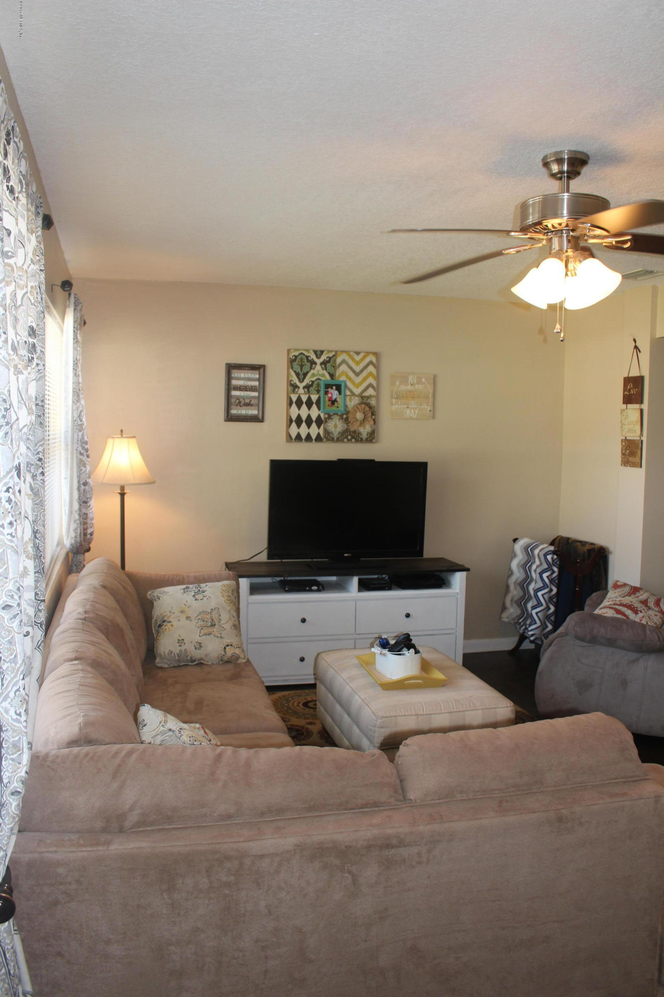 2806 Adele Road Jacksonville, FL 32216 - Photo 6 of 54 IMG_1152