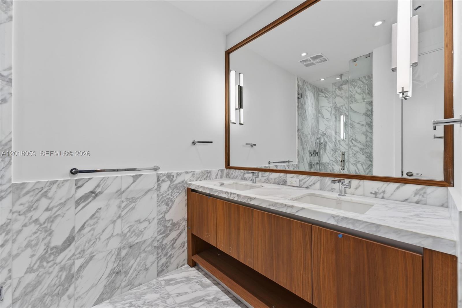 175 Southeast 25th Road, Unit 1004 Miami, FL 33129 - Photo 11 of 40 Gallery Image 11