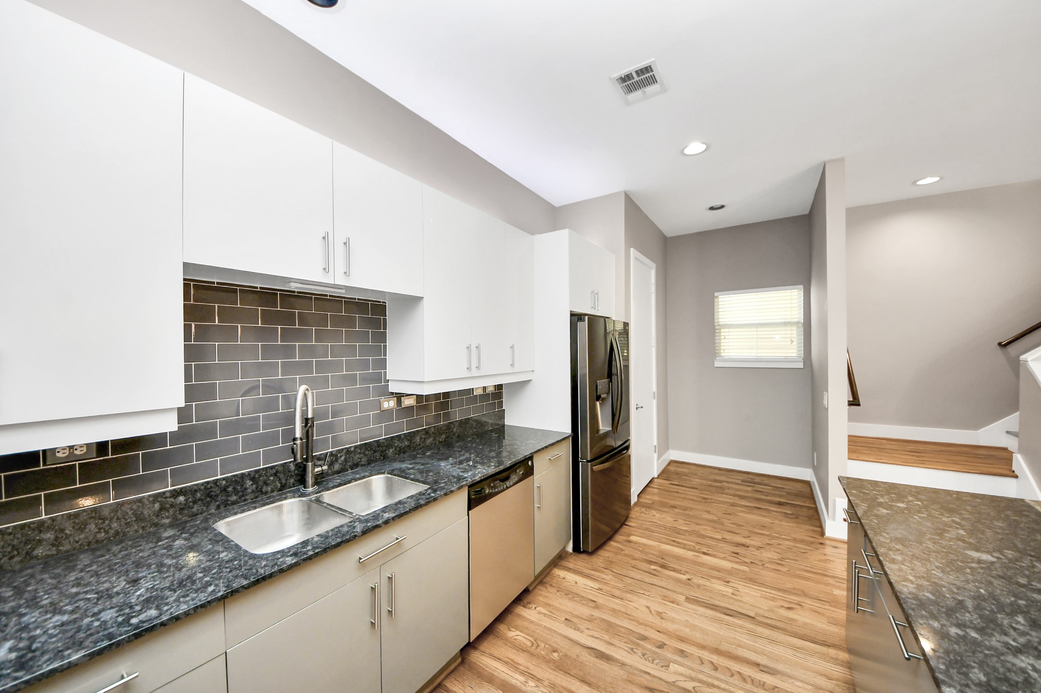 1112 Columbus Street, Unit B Houston, TX 77019 - Photo 14 of 34