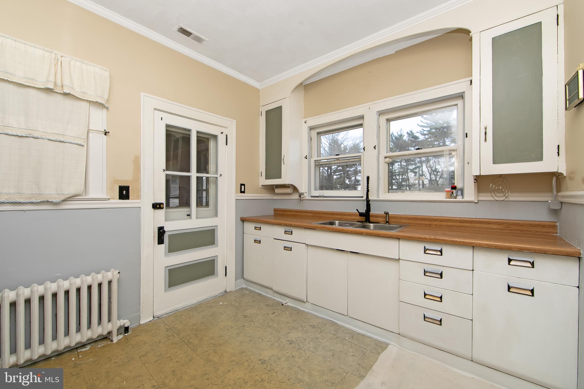 4742 Browning Road Pennsauken, NJ 08109 - Photo 10 of 37 Kitchen