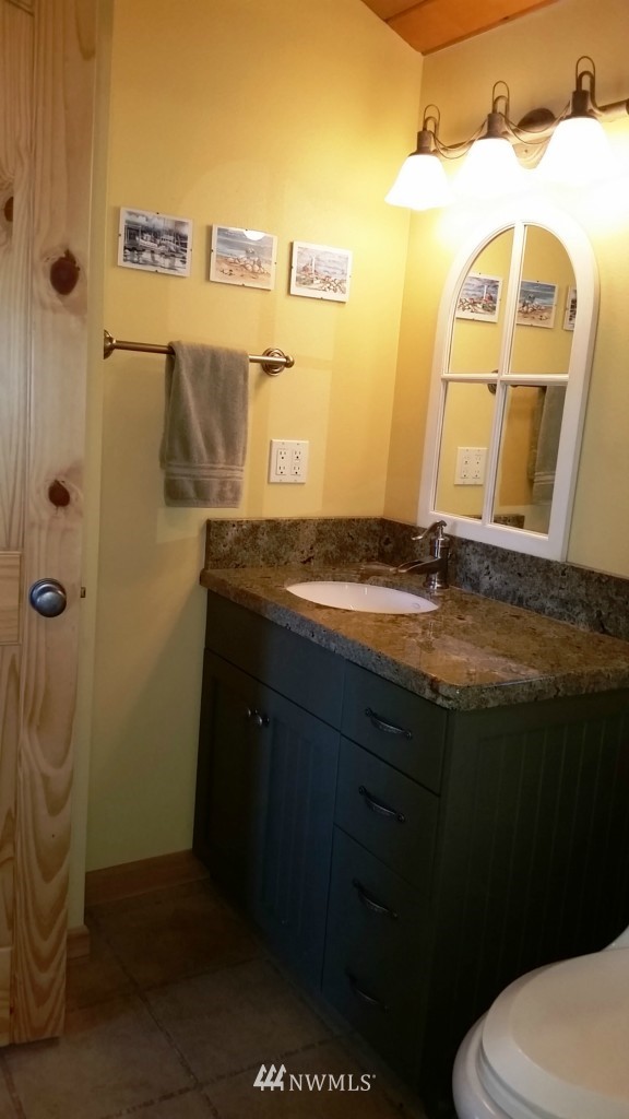 300 East North Bay Road Belfair, WA 98528 - Photo 13 of 25 Gallery Image 13